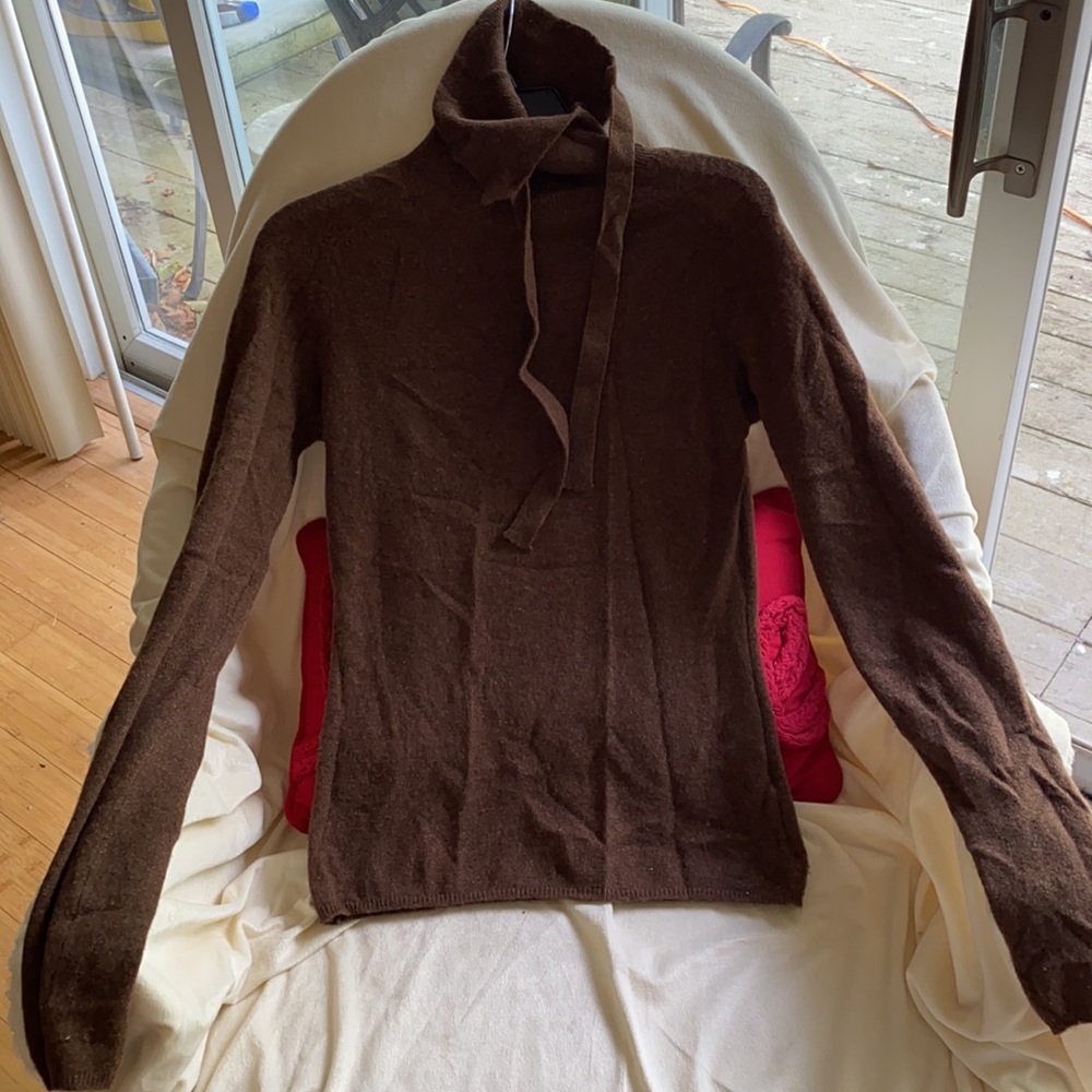 Scee Luxurious Cashmere Crystal Logo Sweater NeverUsed